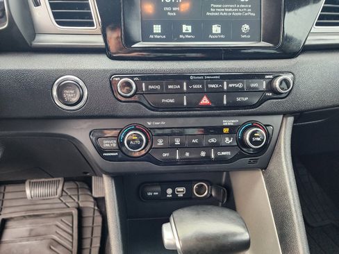 Used 2018 Kia Niro LX image 20