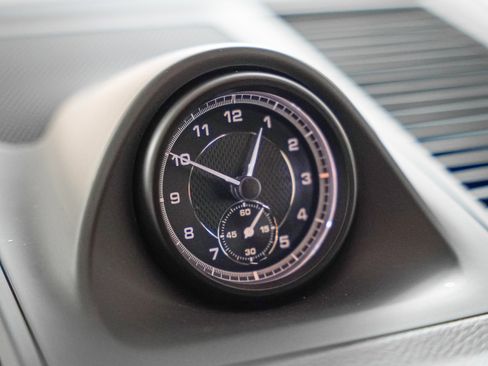 Used 2024 Porsche Macan image 24