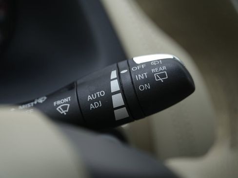Used 2012 INFINITI QX56 4WD w/ Deluxe Touring Pkg image 53