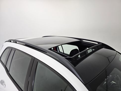 Used 2025 Mercedes-Benz GLB 35 AMG 4MATIC image 52