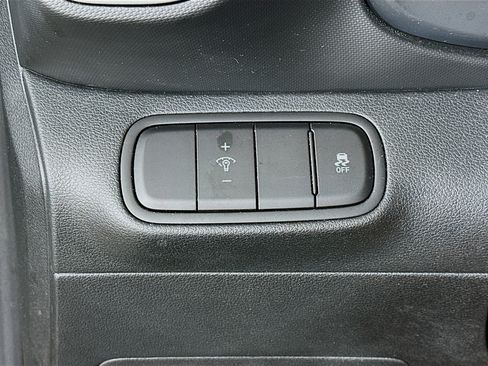 Used 2025 Hyundai Venue SEL image 17