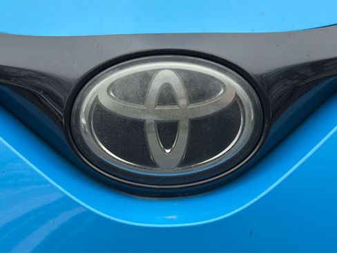 Used 2019 Toyota C-HR XLE image 26