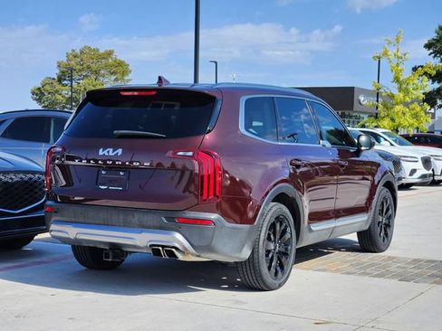 Used 2022 Kia Telluride EX w/ EX Premium Package FWD image 3