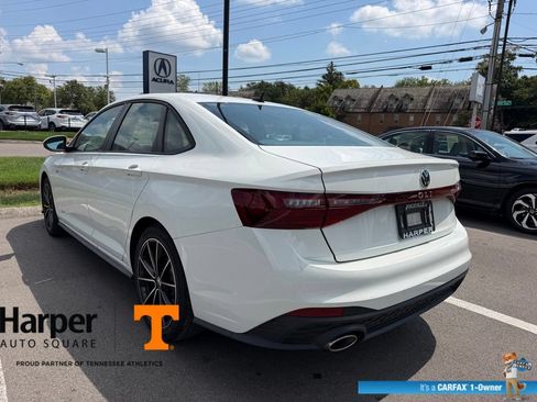 Used 2025 Volkswagen Jetta GLI Autobahn FWD image 3