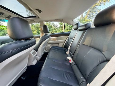 Used 2010 Subaru Legacy 2.5i Premium AWD/4WD image 13