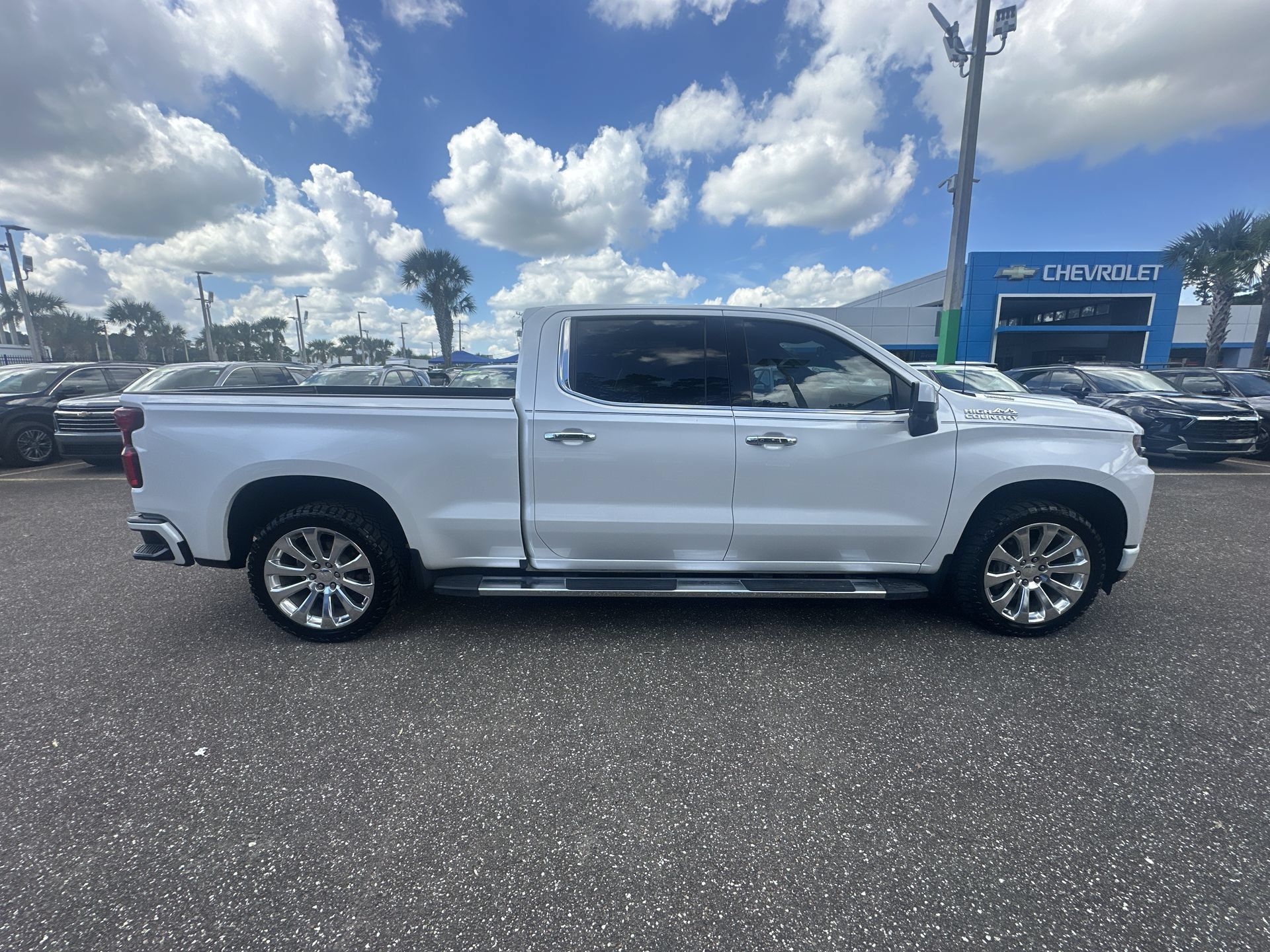 Used 2020 Chevrolet Silverado 1500 High Country w/ Trailer Camera Package AWD/4WD image 17