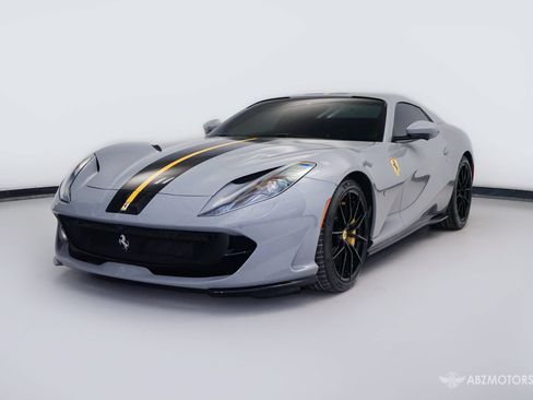 Used 2022 Ferrari 812 GTS RWD image 2