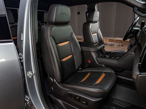 Used 2024 GMC Sierra 2500 AT4 w/ Technology Package image 31