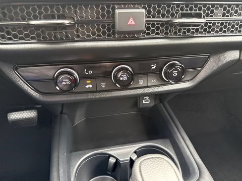 Certified 2024 Honda HR-V LX image 31