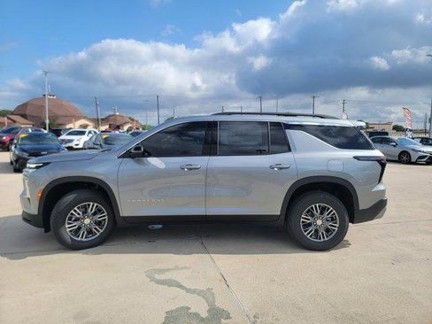 New 2026 Chevrolet Traverse LT w/ Driver Confidence Package FWD image 4