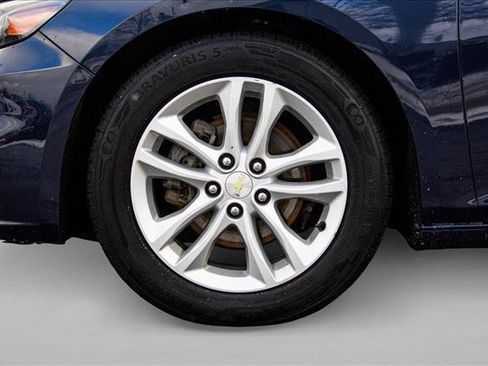 Used 2016 Chevrolet Malibu LT image 9