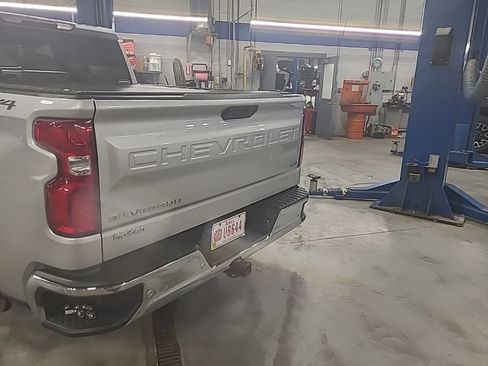 Used 2019 Chevrolet Silverado 1500 LTZ w/ LTZ Plus Package AWD/4WD image 2
