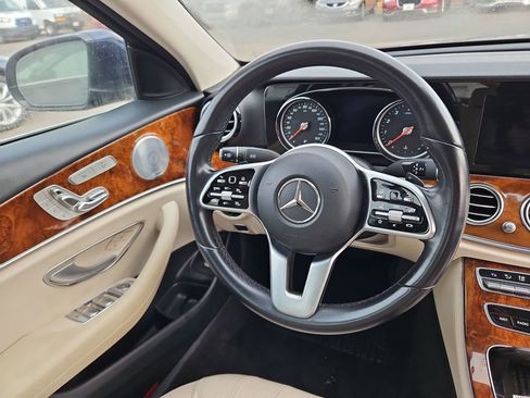 Used 2019 Mercedes-Benz E 300 4MATIC w/ Premium 1 Package image 8