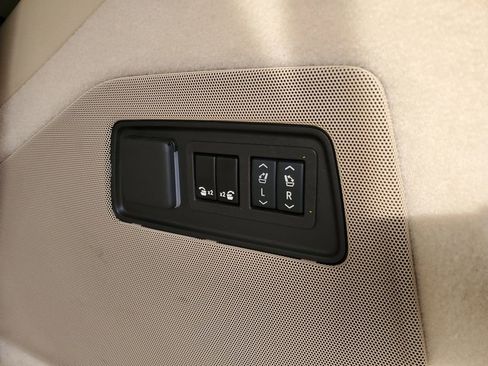 Used 2024 Cadillac Escalade Premium Luxury w/ LPO, Floor Liner Package image 32