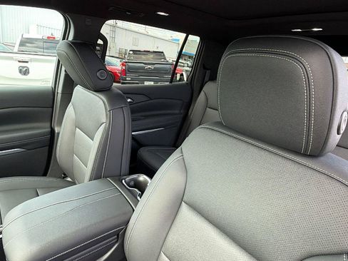 New 2026 Chevrolet Traverse LT w/ Sun and Wheel Package FWD image 15