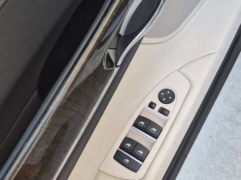 Used 2013 BMW 740Li xDrive AWD/4WD image 35