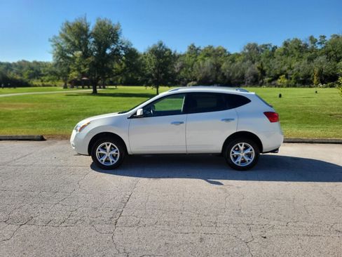 Used 2010 Nissan Rogue SL image 3