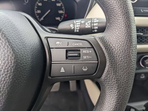 Used 2025 Honda HR-V LX image 38