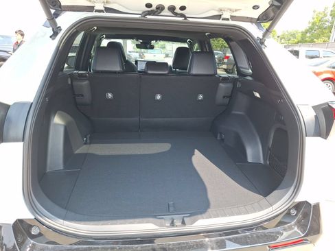 Used 2024 Toyota RAV4 XSE AWD/4WD image 38