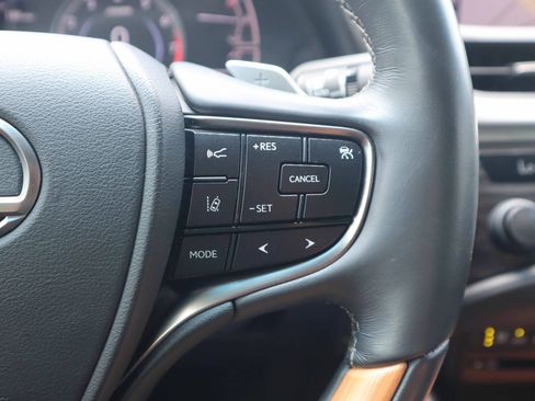 Used 2020 Lexus ES 350 w/ Accessory Package FWD image 19