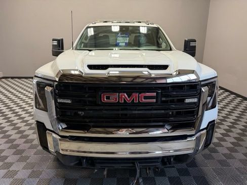 Used 2024 GMC Sierra 2500 Pro w/ Convenience Package AWD/4WD image 4