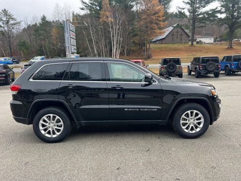 Used 2022 Jeep Grand Cherokee Laredo E w/ Security & Convenience Group image 4