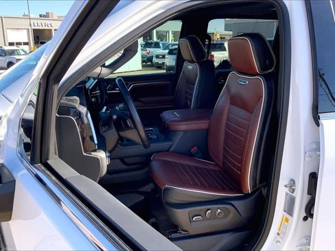 Used 2024 GMC Sierra 2500 Denali Ultimate image 8