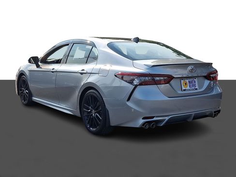 Used 2021 Toyota Camry XSE FWD image 4