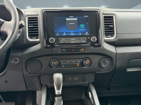 Used 2024 Nissan Frontier SV image 26