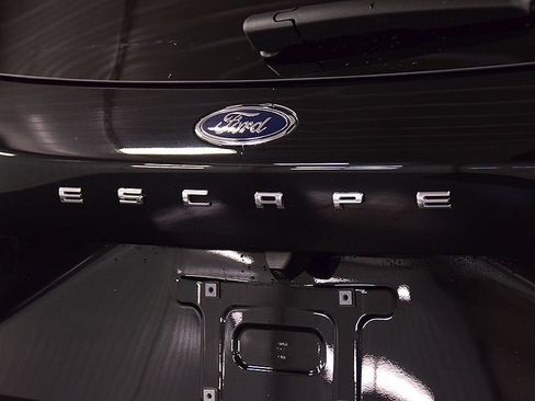 Used 2024 Ford Escape ST-Line AWD/4WD image 14