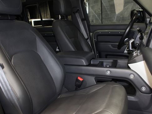 Used 2024 Land Rover Defender 110 SE image 43