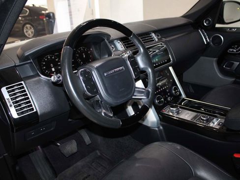 Used 2020 Land Rover Range Rover HSE image 12