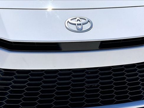 Used 2025 Toyota Camry SE w/ Convenience Package FWD image 30