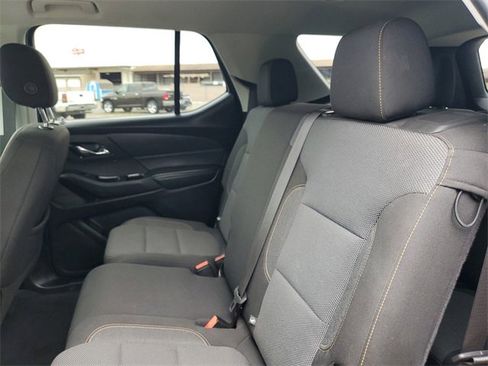 Used 2021 Chevrolet Traverse LS image 31