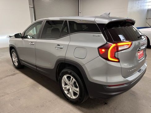 Used 2024 GMC Terrain SLE image 5