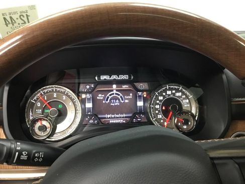 Used 2022 RAM 1500 Limited w/ Body-Colour Bumper Group AWD/4WD image 13