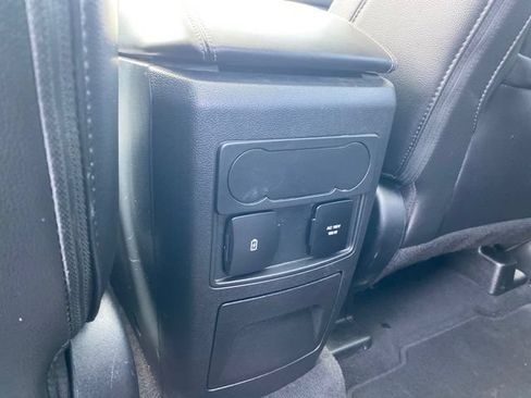 Used 2022 Ford Explorer Limited AWD/4WD image 20