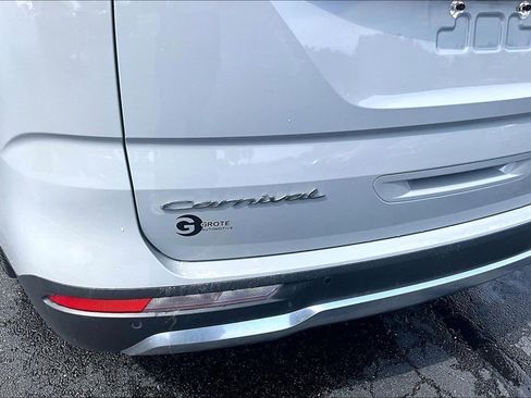 Used 2022 Kia Carnival SX Prestige FWD image 9