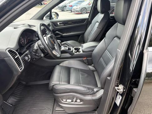 Used 2019 Porsche Cayenne AWD/4WD image 9