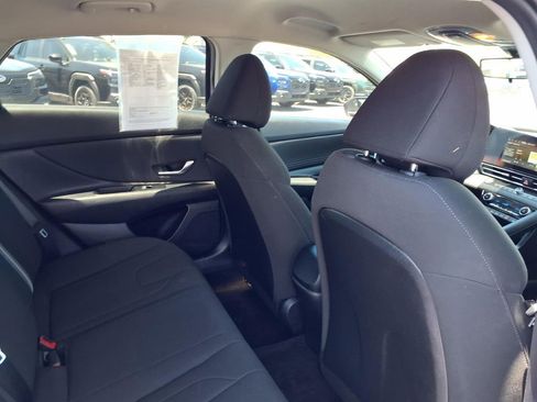 Used 2023 Hyundai Elantra SEL w/ Convenience Package FWD image 20