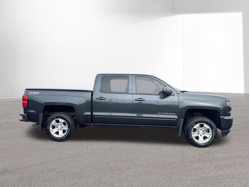 Used 2017 Chevrolet Silverado 1500 LT w/ All Star Edition AWD/4WD image 9