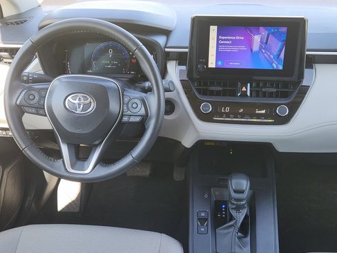 Used 2026 Toyota Corolla Cross LE w/ Moonroof Package FWD image 30