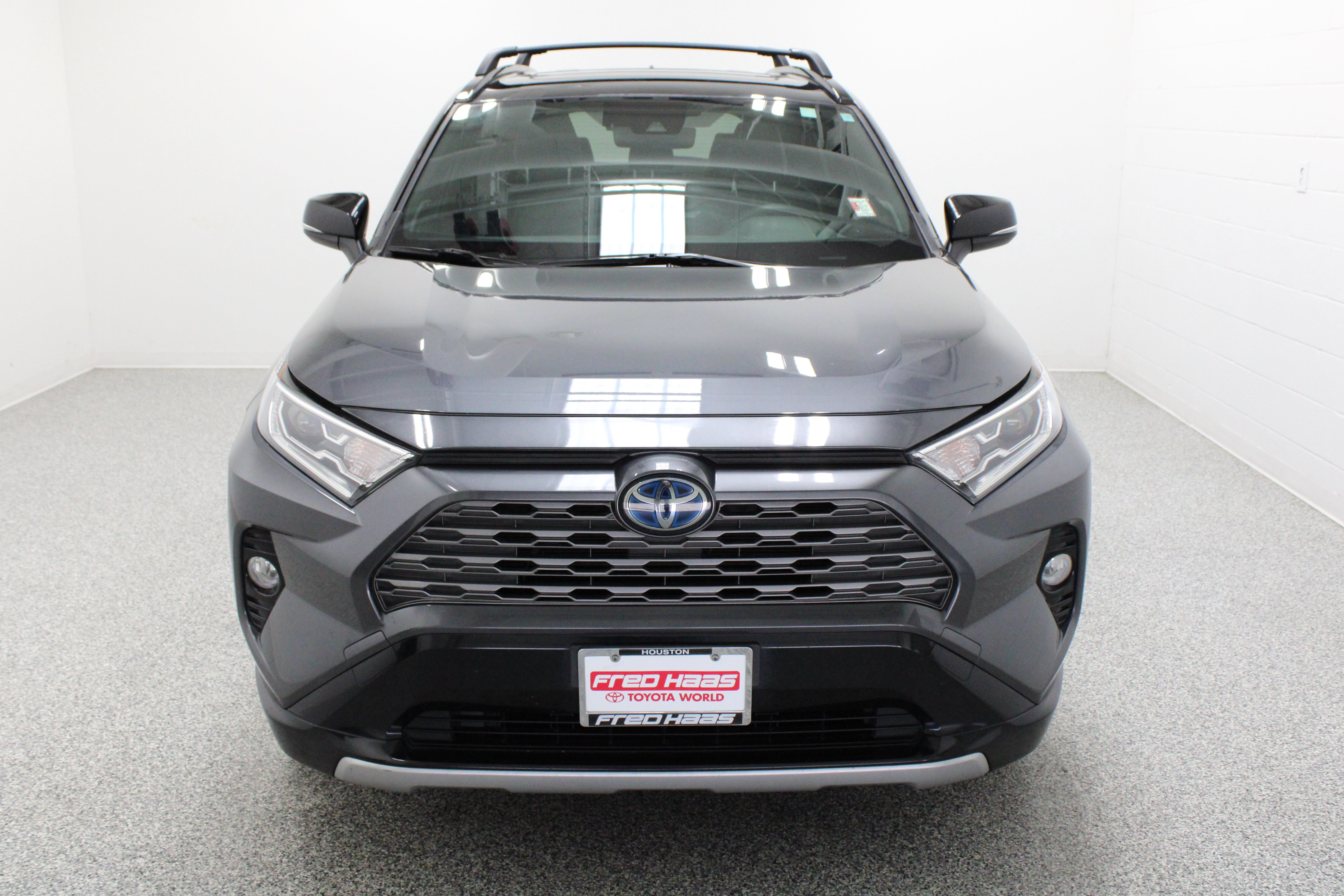 Used 2020 Toyota RAV4 XSE AWD/4WD image 3
