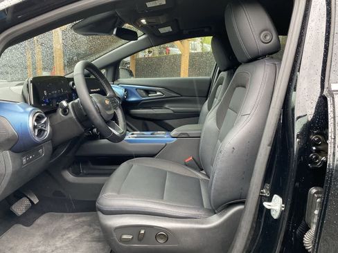 Used 2025 Chevrolet Equinox EV LT w/ Convenience Package FWD image 13