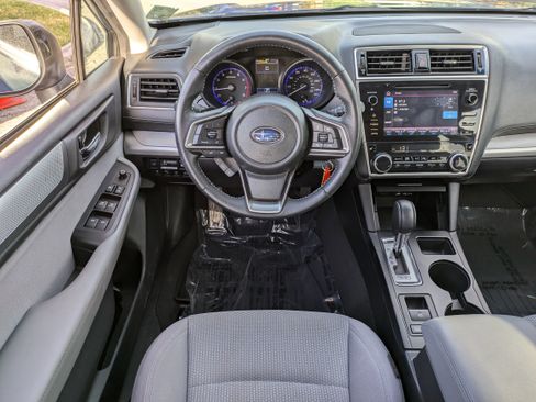 Used 2019 Subaru Outback 2.5i Premium image 18