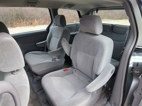 Used 2007 Toyota Sienna CE image 15