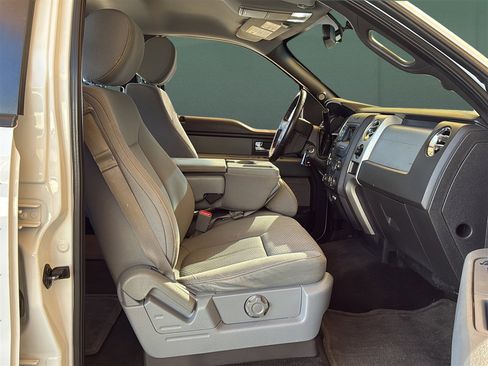 Used 2014 Ford F150 XLT w/ XLT Chrome Package image 19
