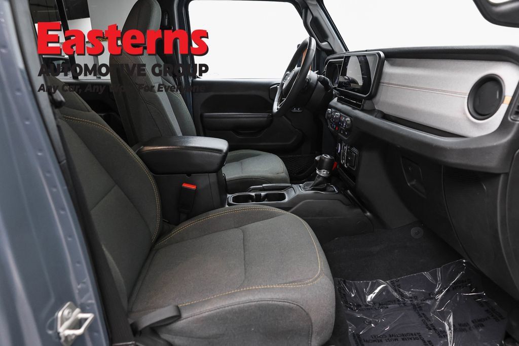 Used 2024 Jeep Wrangler Unlimited w/ Convenience Group AWD/4WD image 27