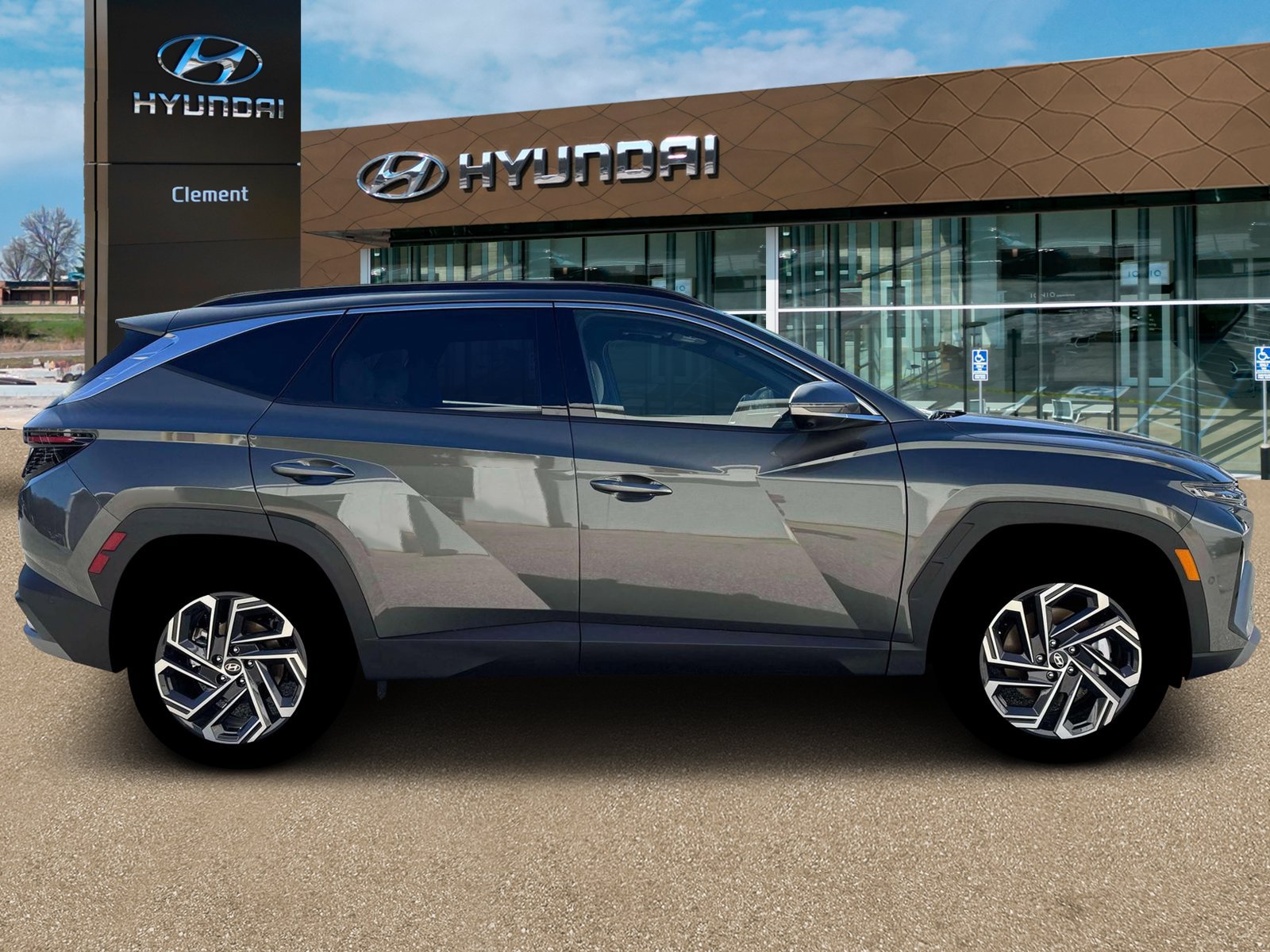 New 2026 Hyundai Tucson Limited w/ Tow & Go Package AWD/4WD image 9