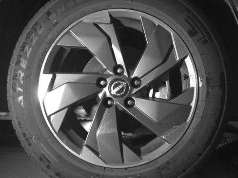 Used 2025 Nissan Rogue SV image 13